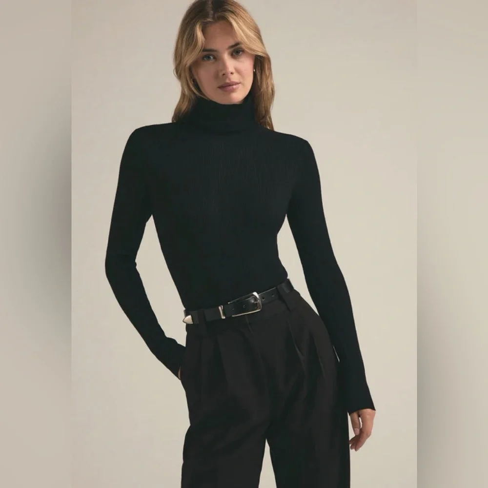 100% Cashmere Black Turtleneck Sweater - Picture 3 of 13